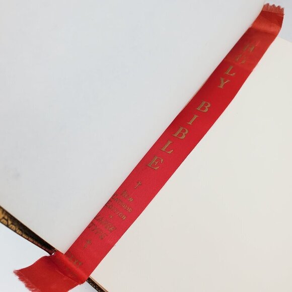 Holy Bible New Catholic Edition Illustrated Vintage 1954 Gold Gilded Leather - Picture 6 of 10